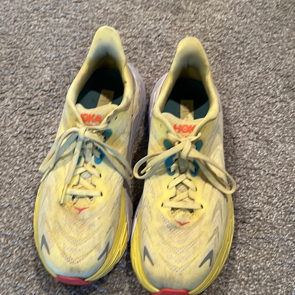 Hoka arahi size 7